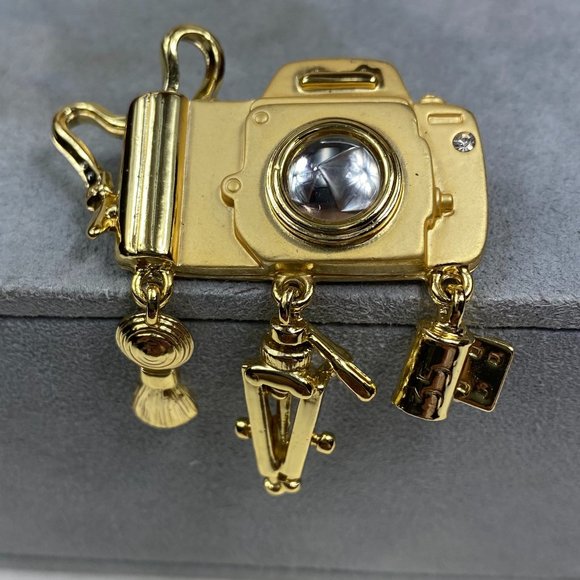 Danecraft Jewelry - Vintage Danecraft Gold Tone Camera Brooch